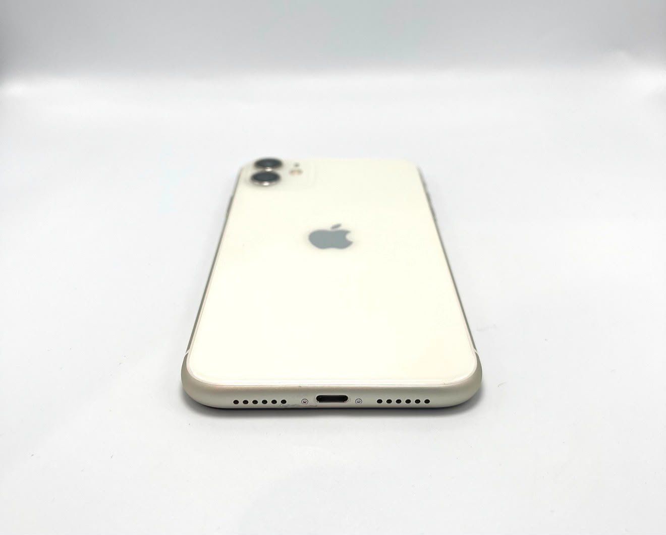 Apple Telefoni cellulari / Smartphones: iPhone 11 128GB Excellent Condition – Usato da Luzern venduto da Waince786 1
