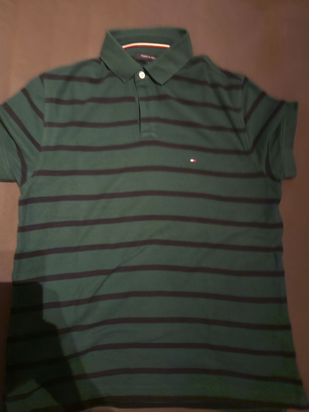 Tommy Hilfiger Polos: Polo Tommy Hilfiger M Regular – D'occasion à Morens FR par ChassotF07