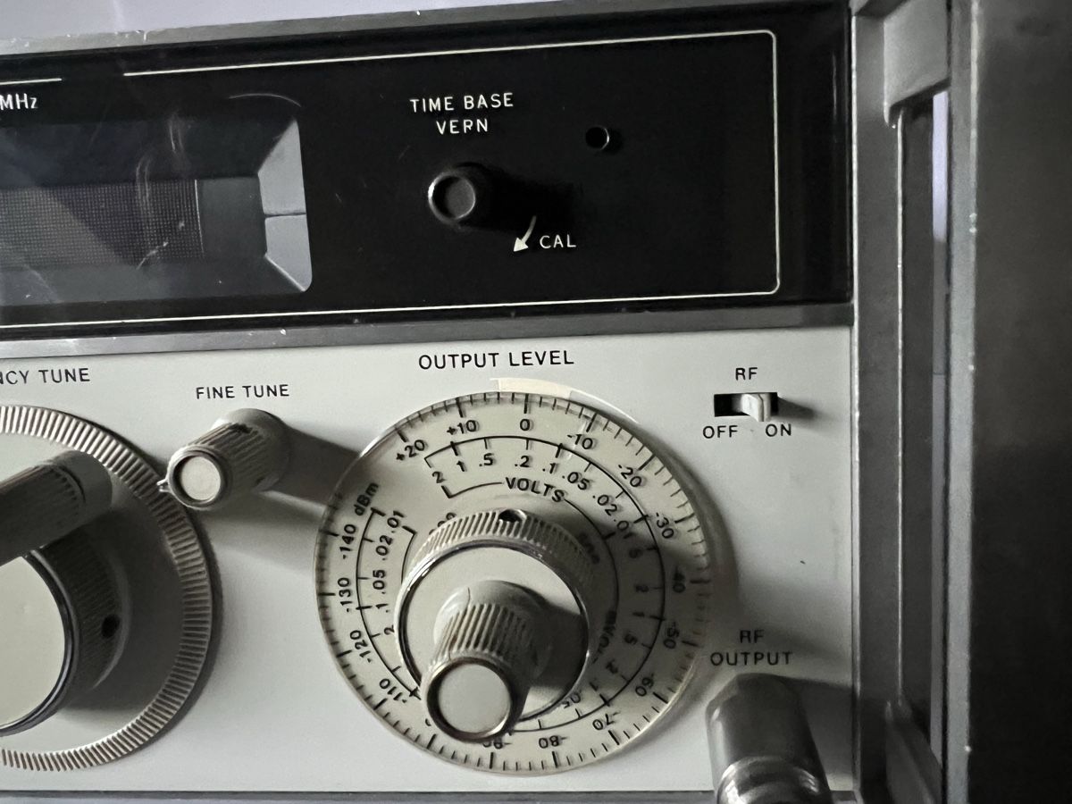 Hewlett Packard Messen: HP 8640B Signal Generator RF Messgerät Hewlett Packard top – Gebraucht aus Oberhofen Thun'see von SwissTreasure 6