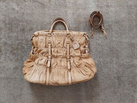 Prada Gaufre Shopper beige