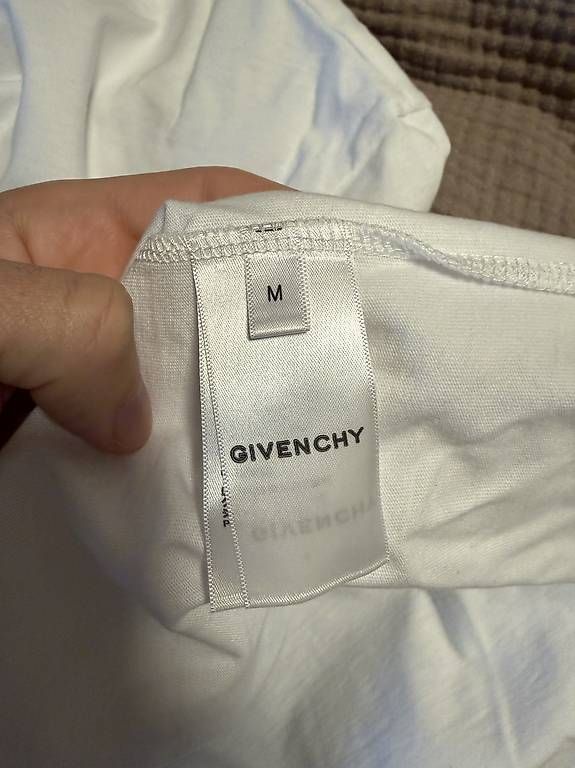 T-Shirts: T-Shirt Givenchy – Gebraucht aus Worblaufen von Michele_1994 3