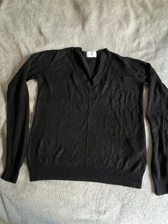 Pull C&A noir, Taille XS - Idéal pour la saison!