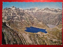 Grimselpass mit See top