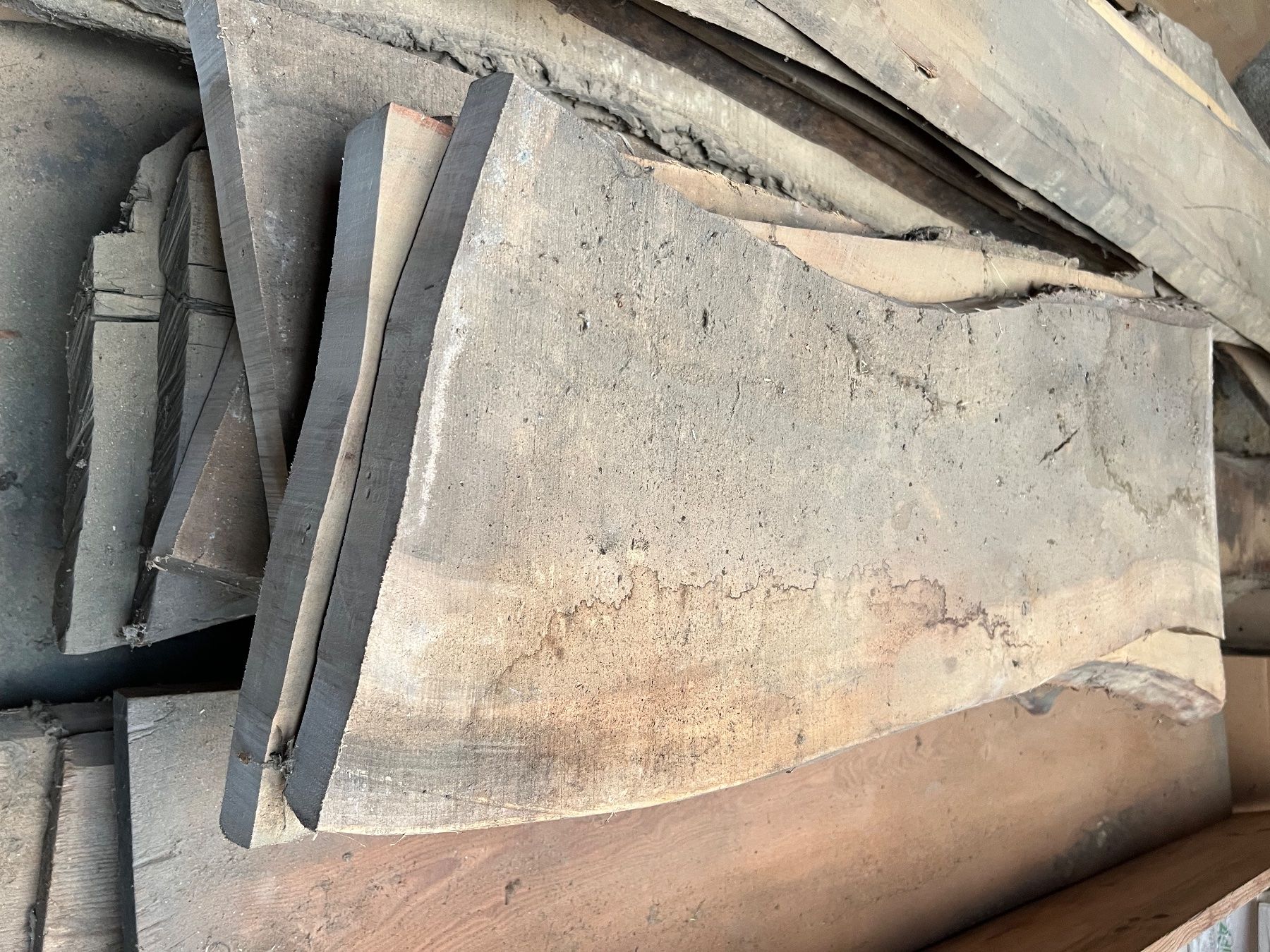 Articoli in legno: Bretter Nussbaum Alt 5 Stück – Usato da Ostermundigen venduto da mapa9 1