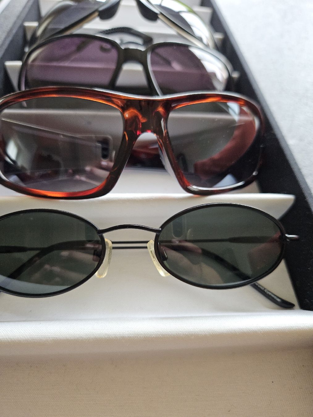 Occhiali & Lenti: diverse Sonnenbrillen 4 Stück. unisex – Usato da Urdorf venduto da Colina 1