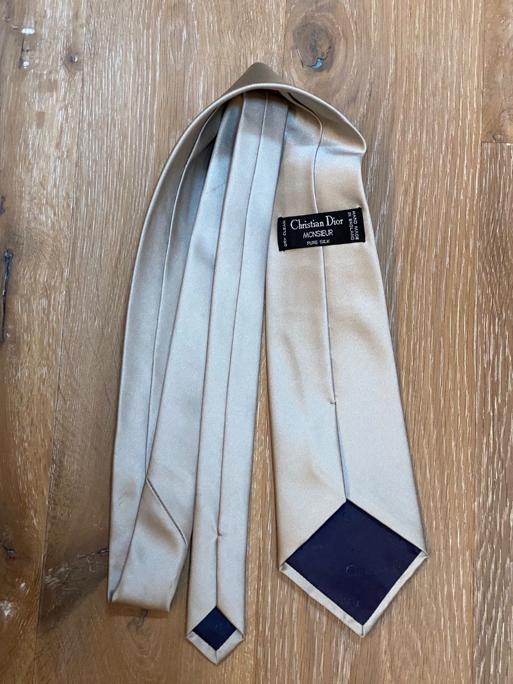Dior Krawatten: Beautiful silk CHRISTIAN DIOR silver tie – Neu (gemäss Beschreibung) aus Grund b. Gstaad von PlageNeige 1