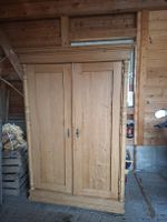 antiker Holzschrank