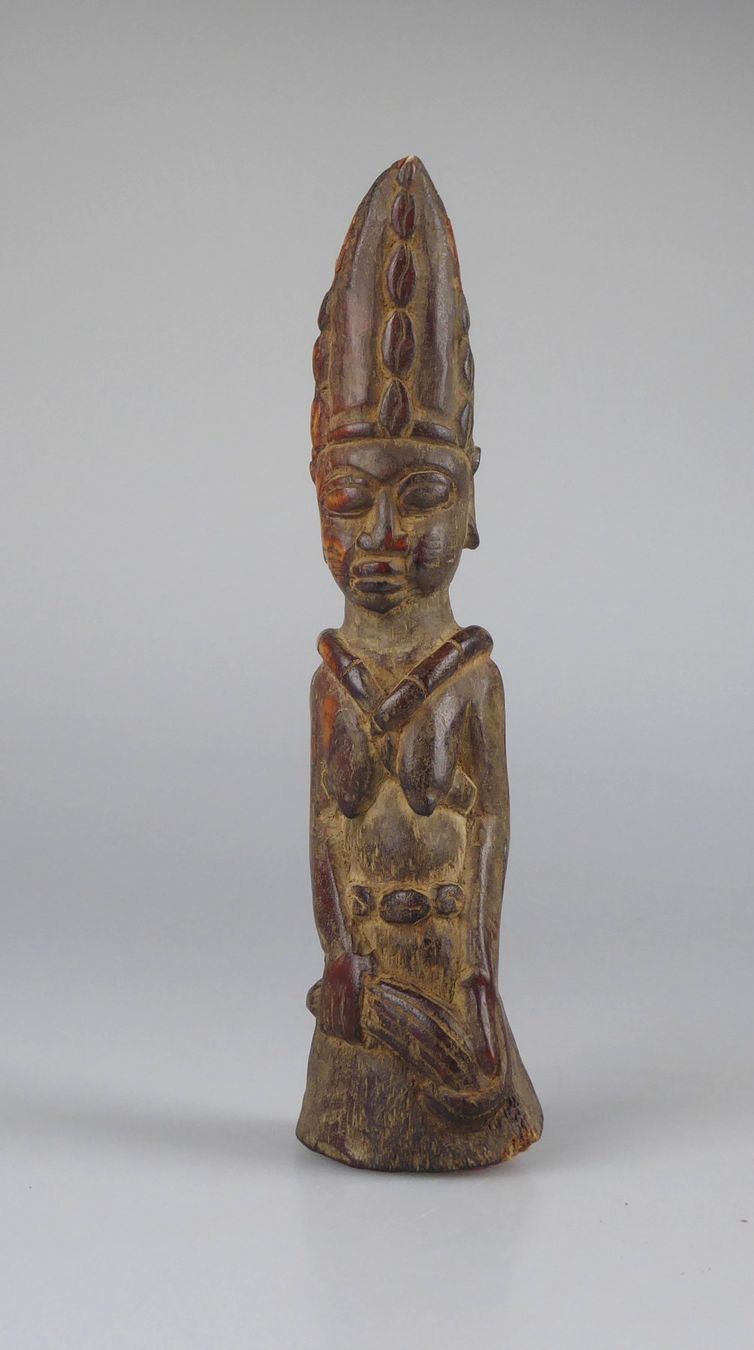 Statuette: Yoruba Holzfigur – Usato da Volketswil venduto da brockipfannenstil