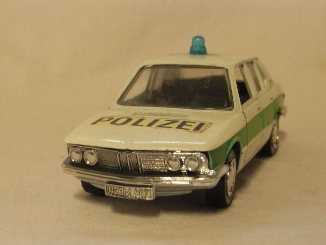 Schuco voiture BMW Polizei Solothurn 1:43 (Gebraucht) in Pailly für CHF