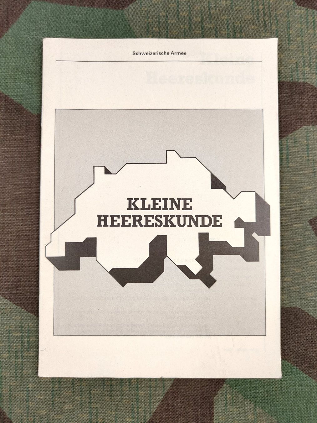 Schweizer Armee Uniformi:  KLEINE HEERESKUNDE, 1982 – Usato da Bauma venduto da SwissMilitaria