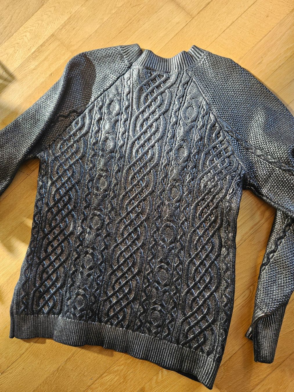 Guess Pullover & Sweatshirts: Neuer Pullover GUESS anthrazit/Metall-look Gr. M hoher NP! – Neu (gemäss Beschreibung) aus Bolligen von SwissDutchy_1973 3