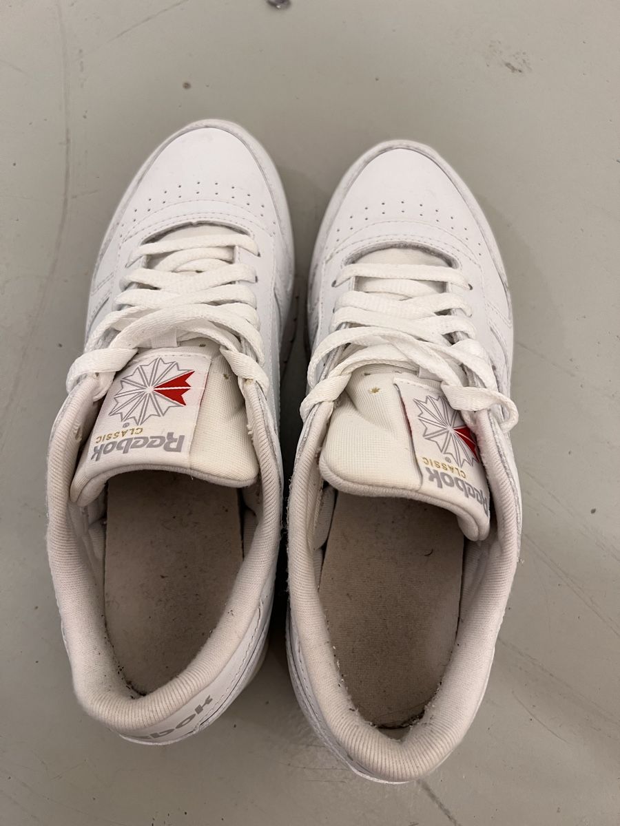 Reebok Scarpe da donna: Sneaker Reebok Leder weiss Gr. 40 – Nuovo (secondo la descrizione) da Winterthur venduto da ChicMarkt 1