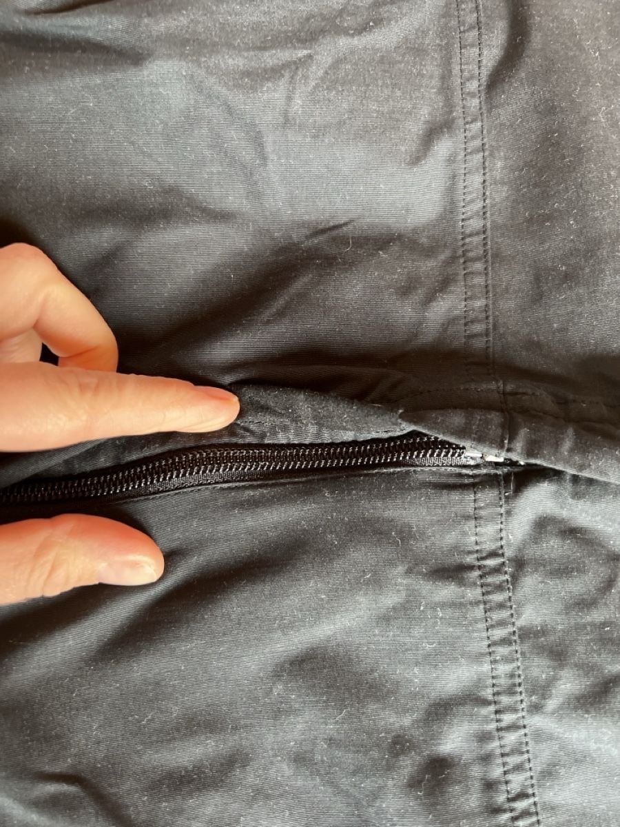 Adidas Pantaloni: Adidas Freizeithose, Schwarz, Top Zustand, Grösse ca. L – Usato da Wallisellen venduto da sarinavs 1