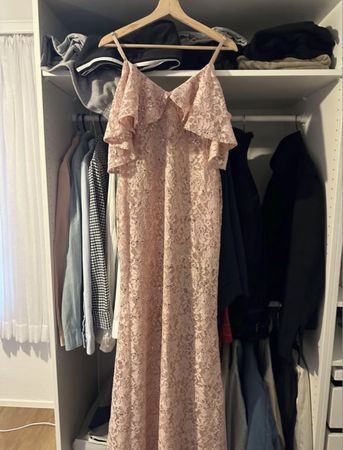 Elegantes Spitzenkleid mit Pailletten, Gr. L