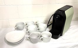 Kaffemaschine Marke TCHIBO mit verschieden Tassen