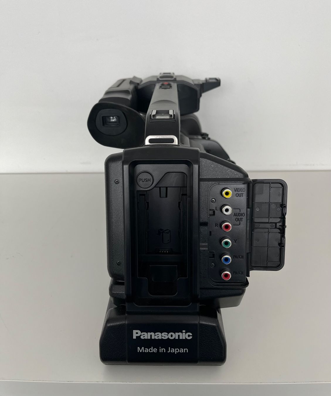Panasonic Videocamere: Panasonic Full HD AVCCAM – Usato da Dietikon venduto da RR1961 5