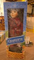 Poupée porcelaine de la collection 'Promenade' - Charlotte'