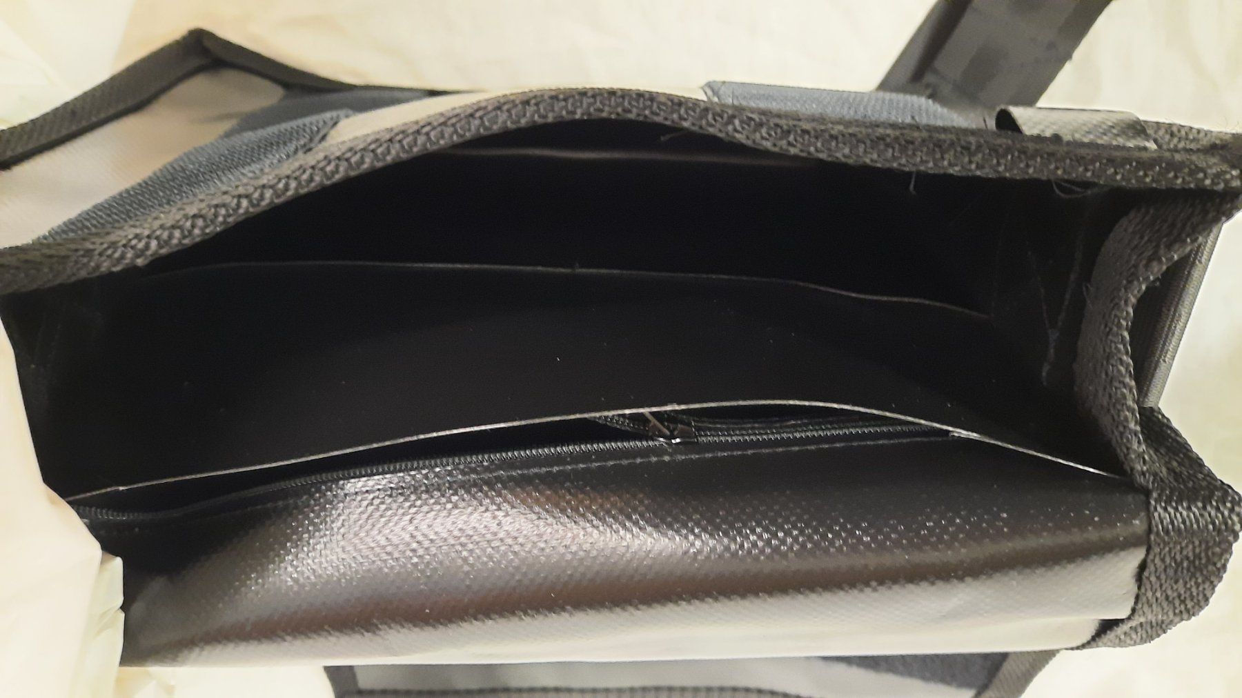 Taschen für Damen: Korkstoff - Handtasche  CHF. 30.00 – Neu (gemäss Beschreibung) aus Spreitenbach von Margot-09 2