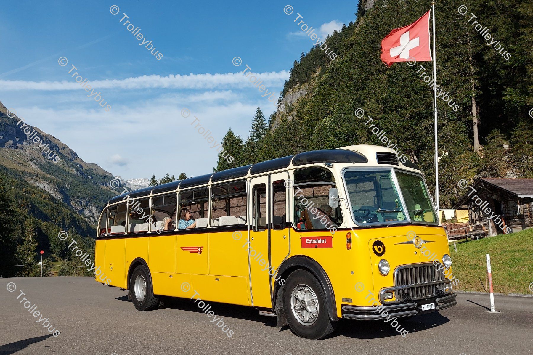 Cartoline postali: Postauto Postkarte FBW C40U Haifisch                 BTM081b – Nuovo (secondo la descrizione) da Bottmingen venduto da Trolleybus