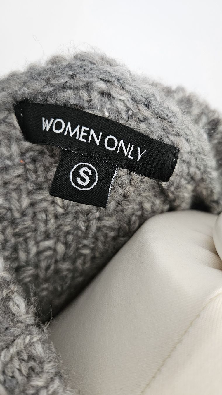 Maglioni & Felpe: Grauer Strickpullover Grösse S – Usato da Bülach venduto da Recherchieren 5