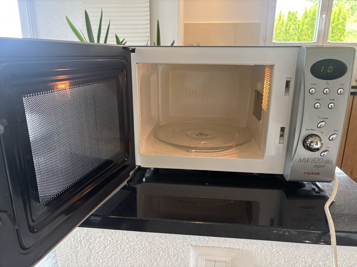 Rotel Forni: Micro-Ondes Rotel MW 820 Grill digital – Usato da nods venduto da Tozzifan 2
