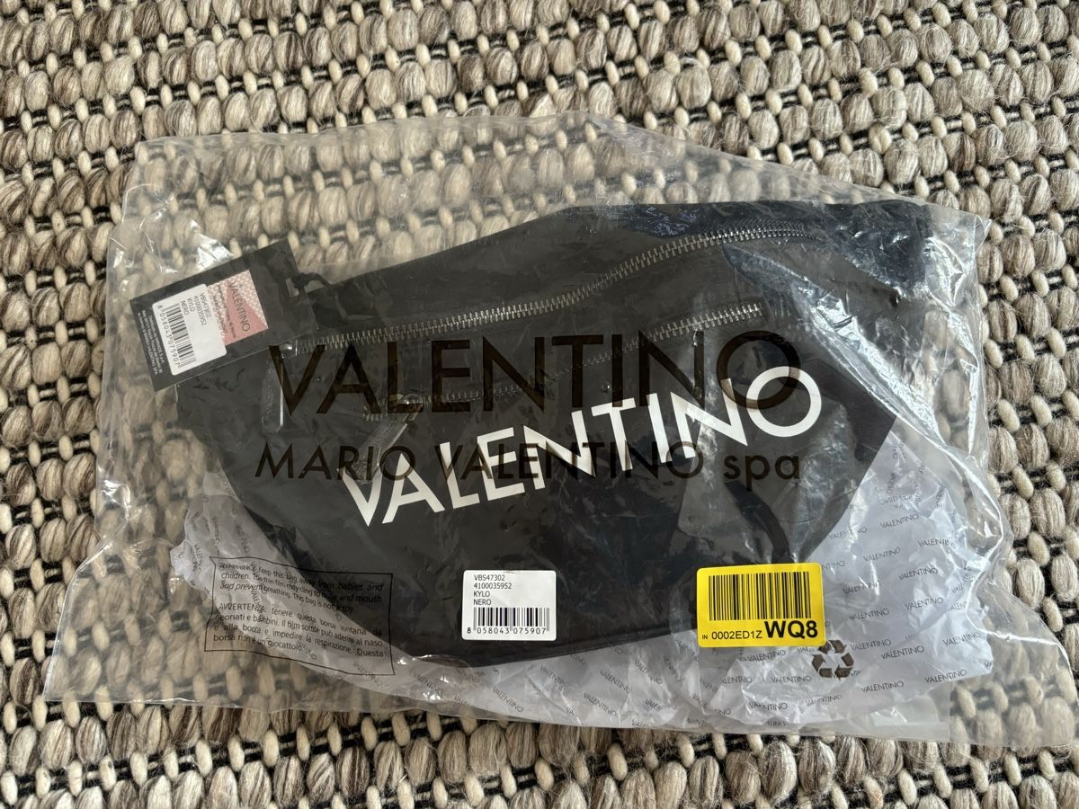 Valentino Borse: Bauchtasche valentino – Usato da Uttwil venduto da and_jv28 1
