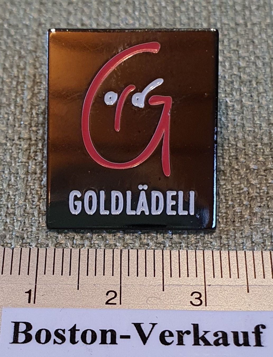 Placchette & Badge: A166 - Pin Goldlädeli – Usato da Reinach BL venduto da Boston-Verkauf 1