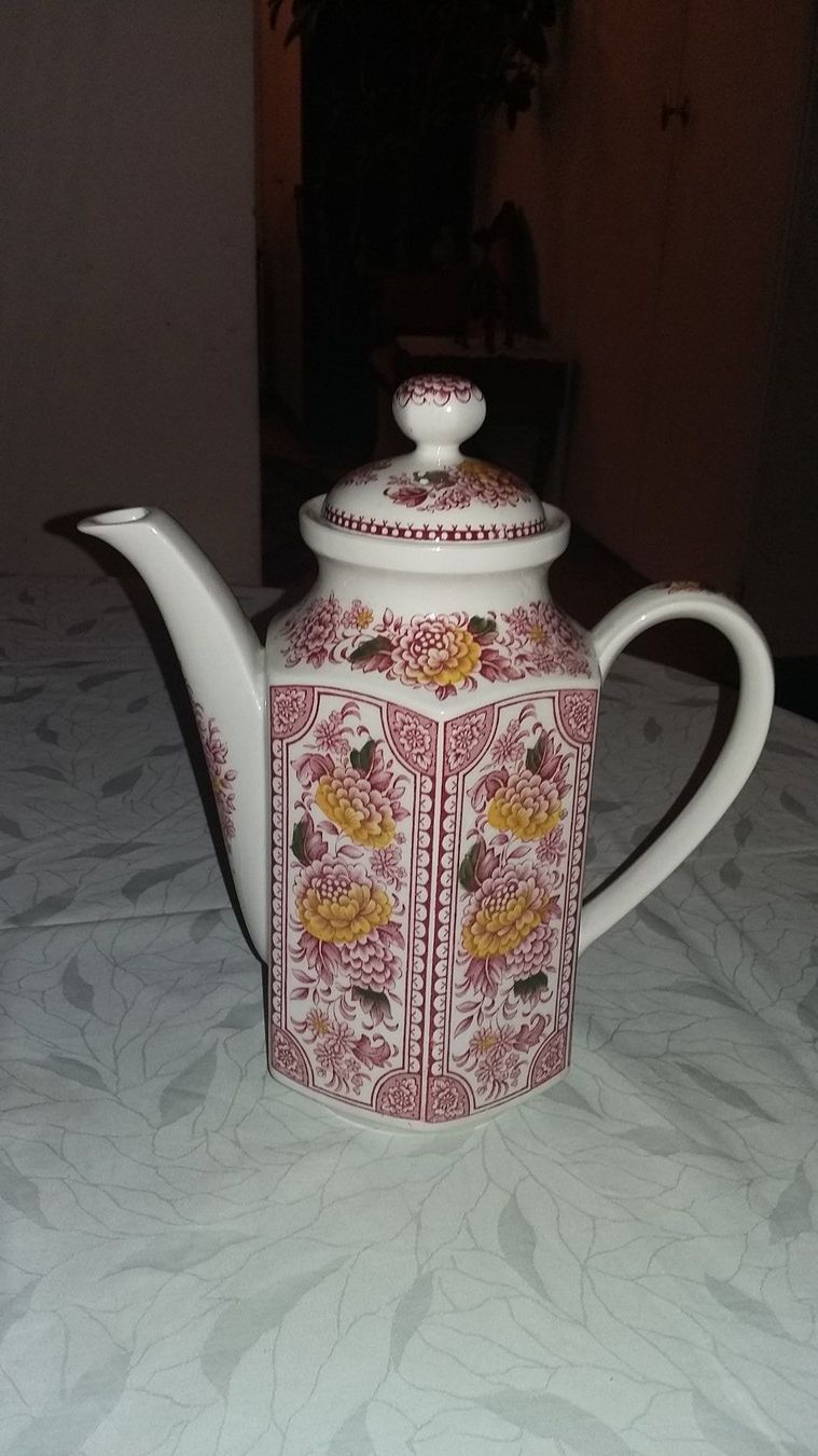 Set di piatti: Handgemalt Canterbury England Kaffeekann – Usato da Bern venduto da Imamrashed 1