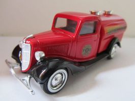 Ford V8 Citerne, Solido 1:43