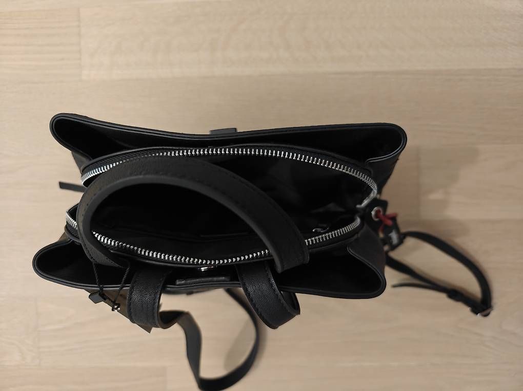 Desigual Zaini: Sac à dos Desigual noir neuf – Nuovo e nell'imballaggio originale da Bellevue venduto da bar_b9sv 1