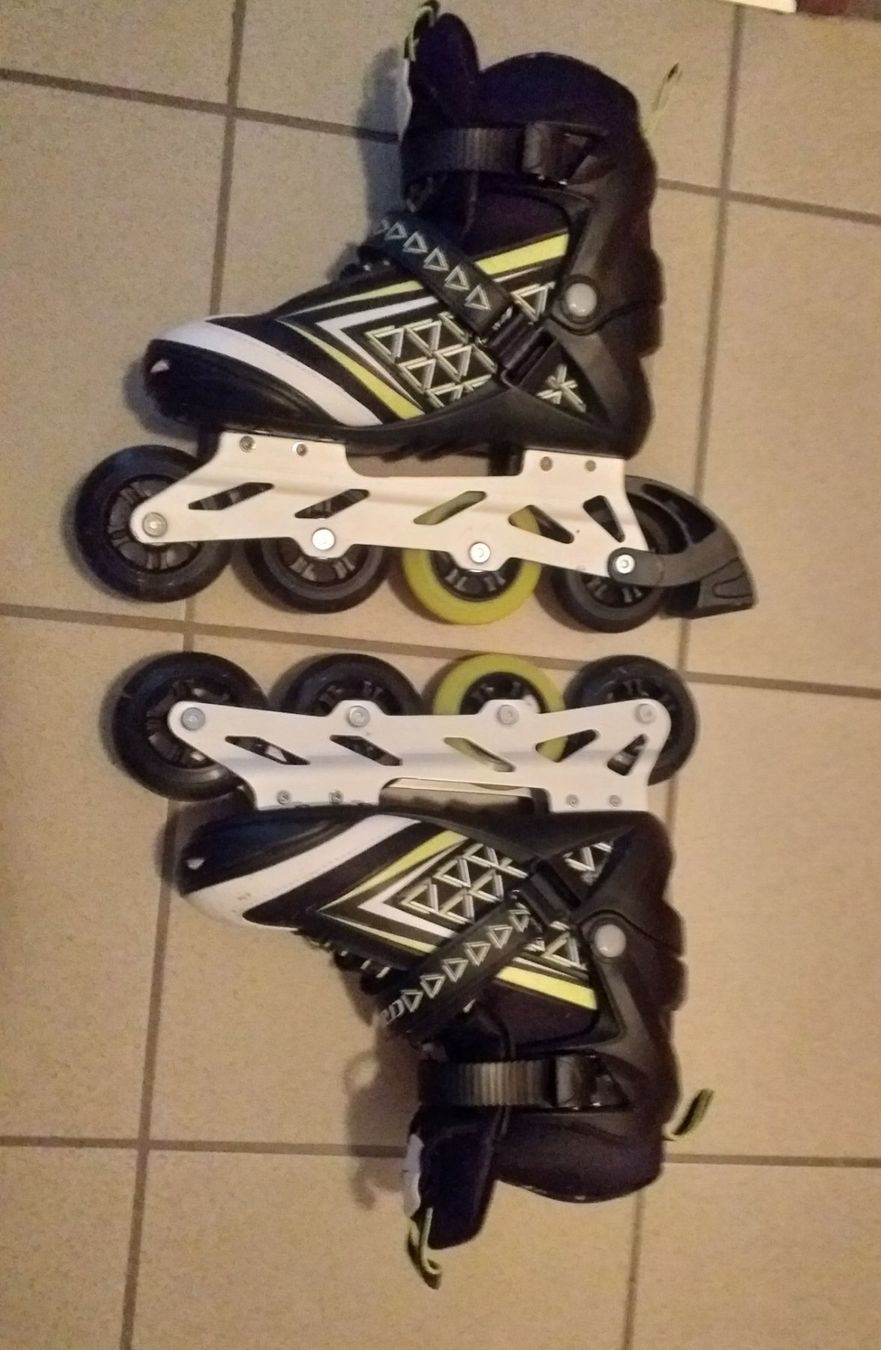 Pattini in linea & Pattini a rotelle: Pattini in linea/Inlineskates/Rollers en ligne – Usato da Vezia venduto da Spartaca