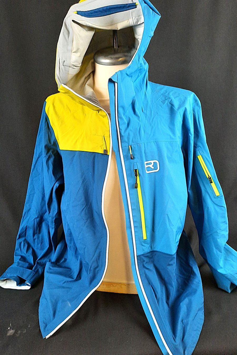 Ortovox Giacche: ORTOVOX Jacket – Nuovo (secondo la descrizione) da Beinwil am See venduto da Restwert_Beinwil 1