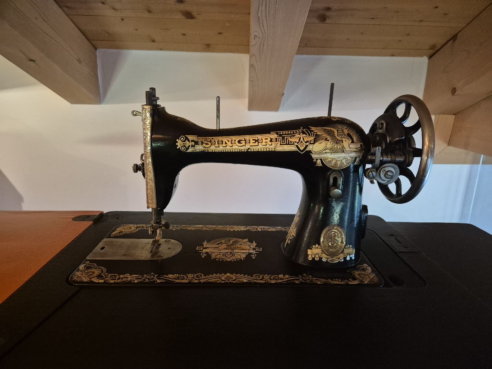 Singer Macchine da cucire: Machine Singer. Meuble entièrement rénové. – Usato da Argnou (Ayent) venduto da emnonaol 4