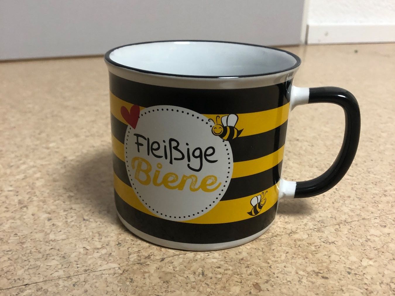 Tazze: Henkeltasse Fleissige Biene – Usato da Ballwil venduto da goldi360 3