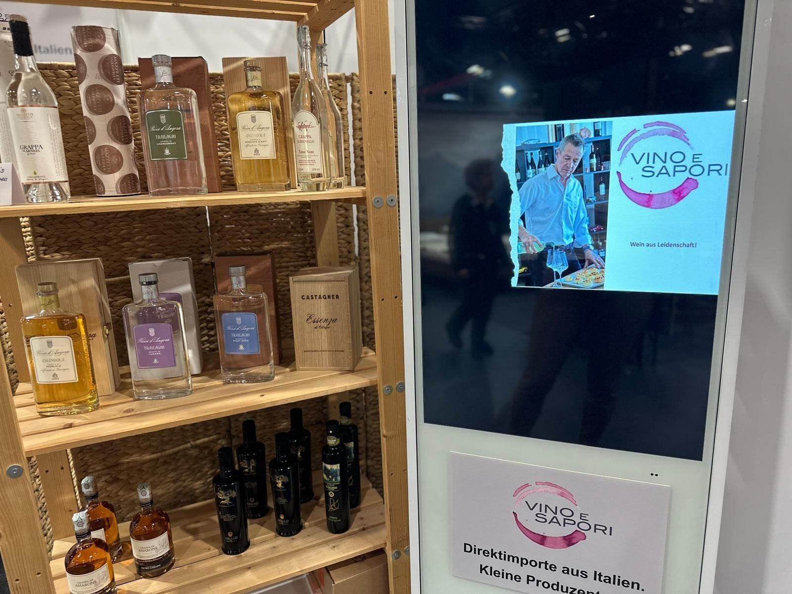 Allestimento di negozi e stand fieristici: Kunden Stopper Digitale Werbe Panels – Usato da Altdorf SH venduto da jalpa500 1