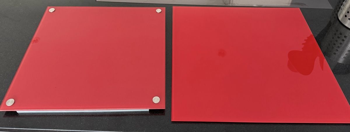 Magnets: 2x rote Magnettafel – D'occasion à Sumiswald par Katja-Yves