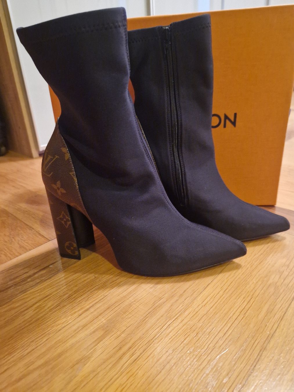 Scarpe per cavalli: Louis vuitton bottes – Nuovo e nell'imballaggio originale da Echandens venduto da insta_gram 2