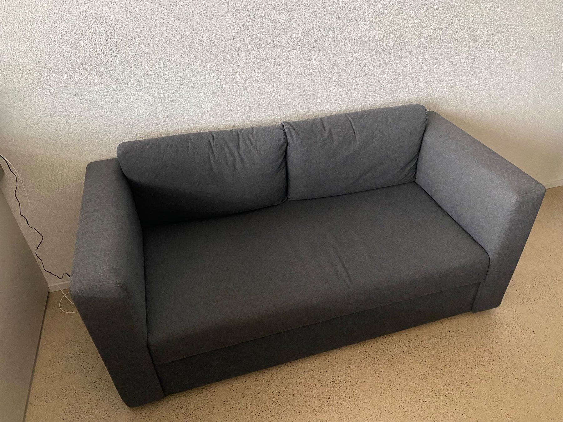 Farben: 2 seater dark grey sofa bed – Gebraucht aus Zürich von gio_peirano98