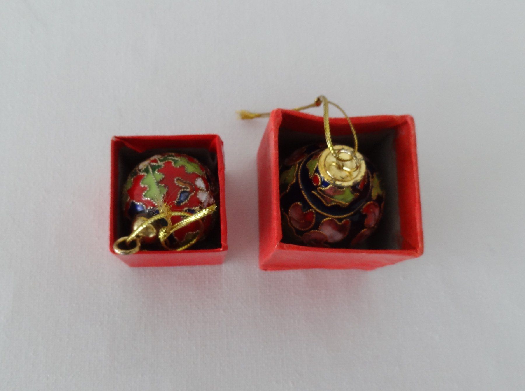 Tutte le decorazioni: Cloisonné Weihnachtskugeln, vintage, neu – Nuovo e nell'imballaggio originale da Locarno venduto da Sicabe 2