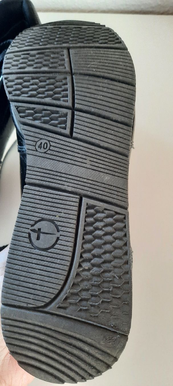 Tamaris Damenschuhe: ***TAMARIS*** Sneakers schwarz-glänzend Gr 40 – Gebraucht aus Wädenswil von H2H_Secondhandshop 5