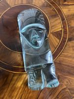 Maya Glas Figur mit antikem Stil Motiv guter Zustand