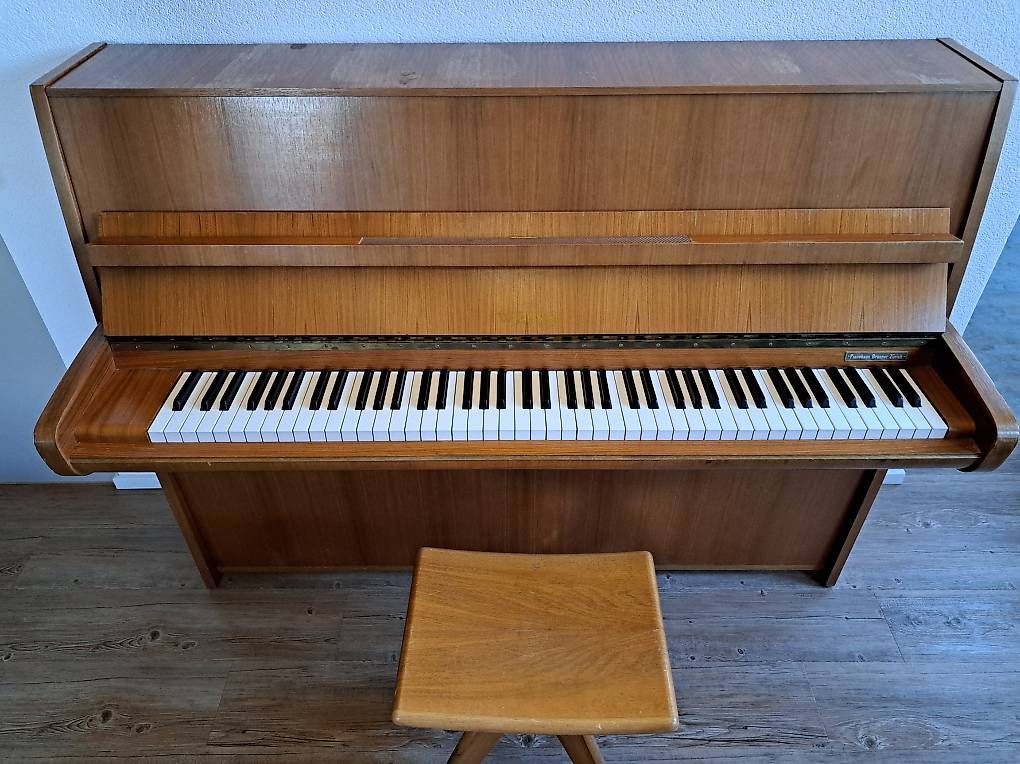 Instruments de musique: Klavier zu verschenken  – D'occasion à Berg TG par mai_52v2 1