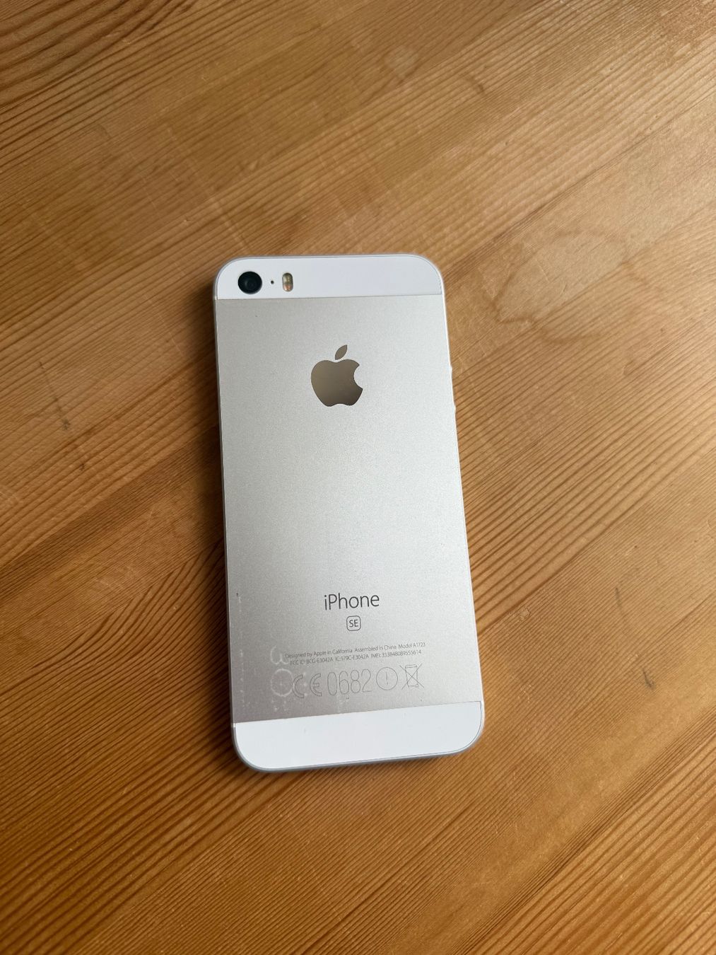 Apple Telefoni cellulari / Smartphones: iPhone SE 32GB weiss – Difettoso da Lützelflüh-Goldb venduto da Guemseli 5