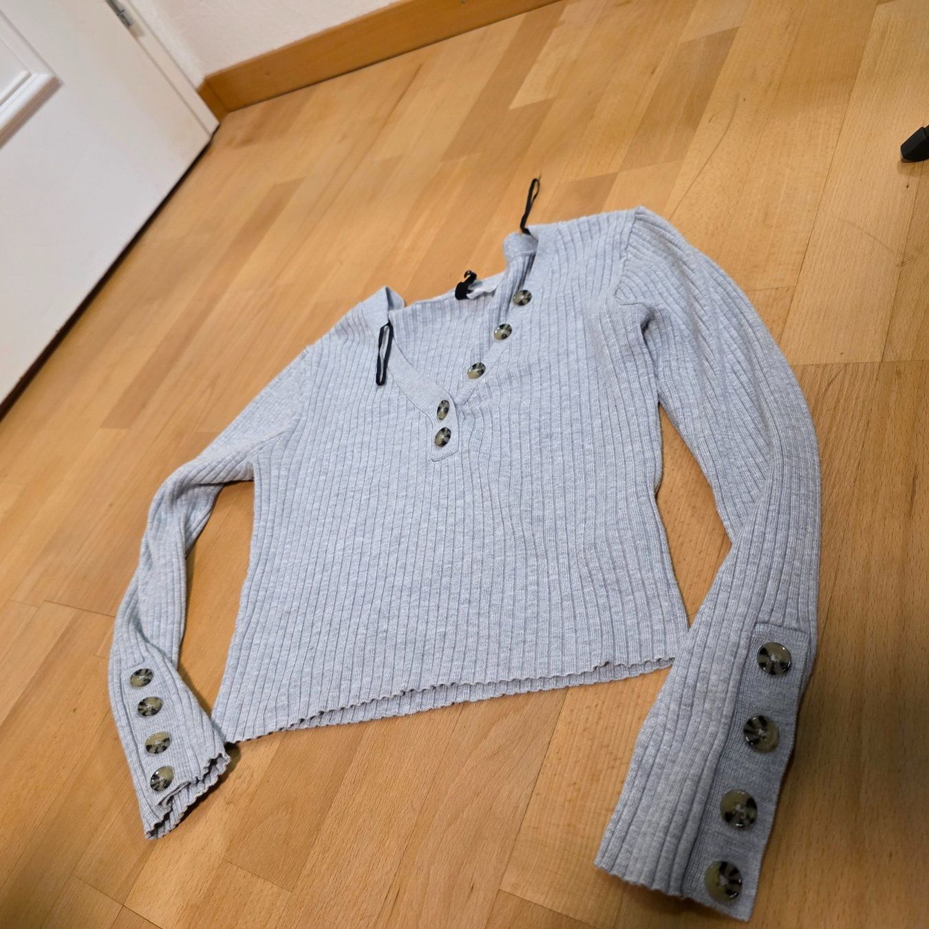 Tops: Top mit Rippmuster, hellgrau, Gr. M, neuwertig – D'occasion à Wald ZH par CapLux 6