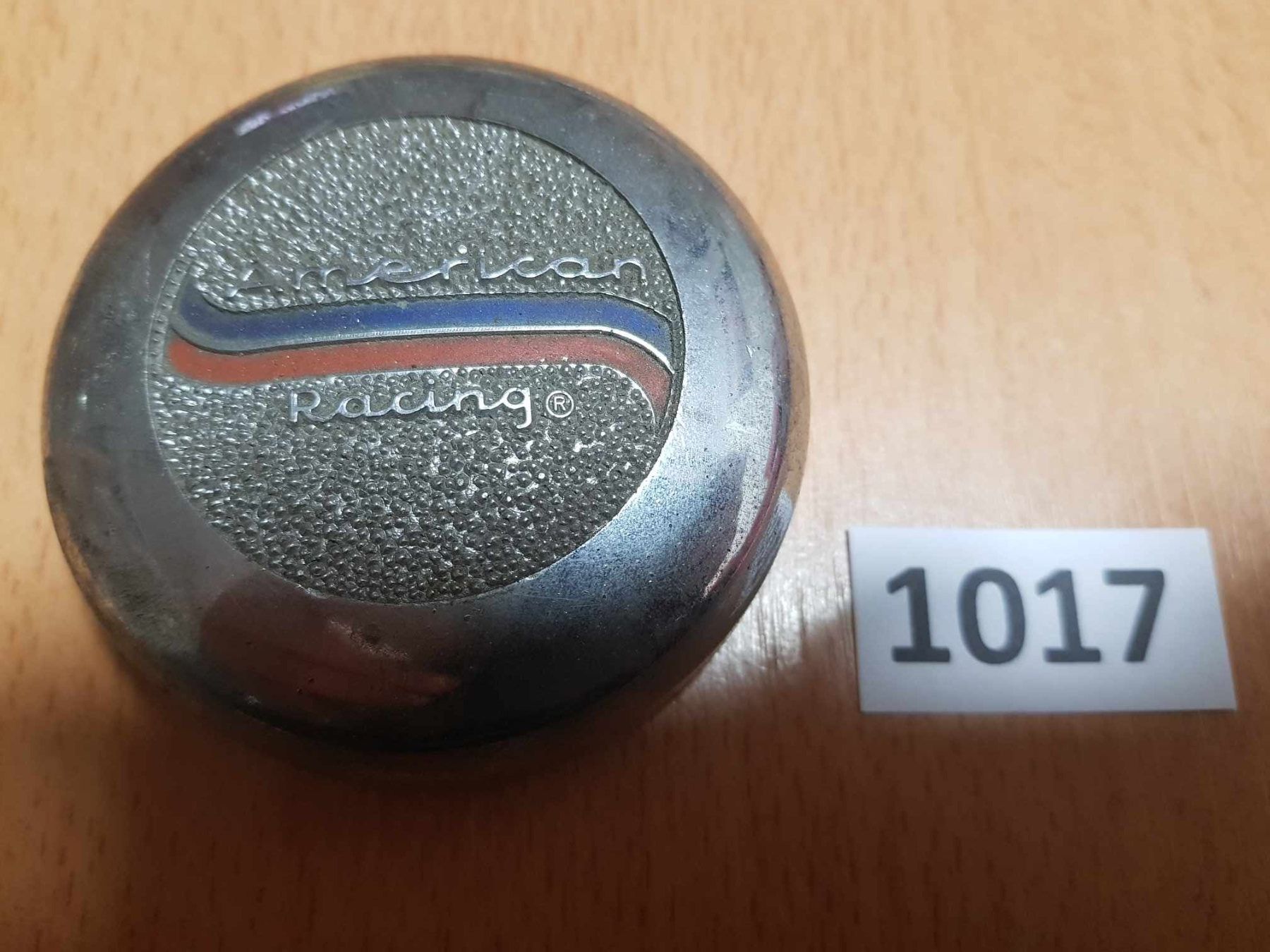 Tutti pezzi di ricambio auto: Center Cap Felge, American Racing – Usato da Niedergösgen venduto da usc_l8gm