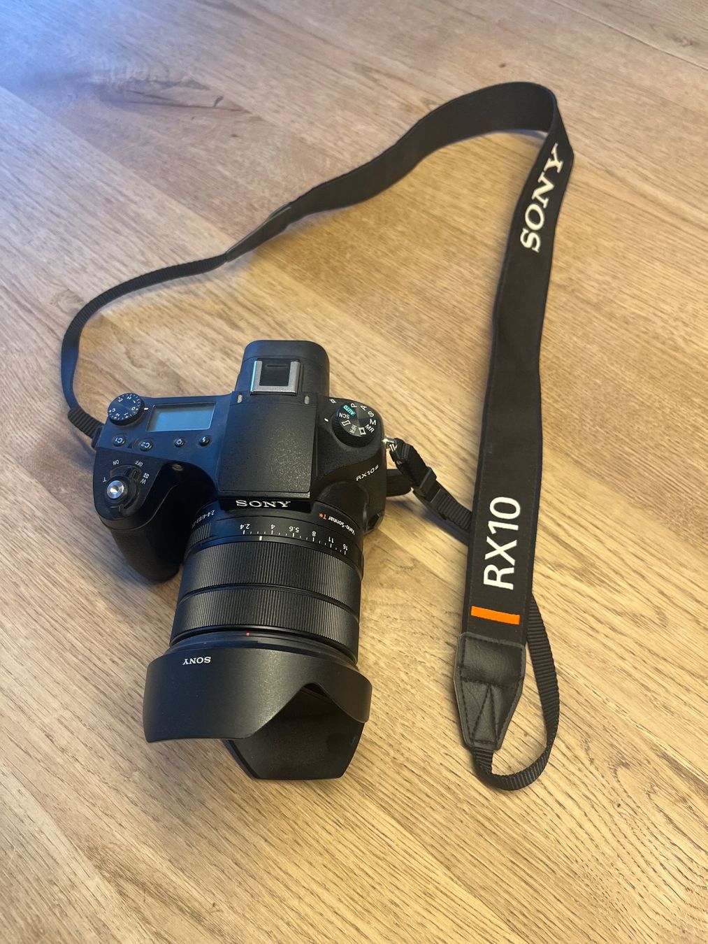 Sony Kamera: Sony RX10 III Digitalkamera – Gebraucht aus Aadorf von tab_rwj8