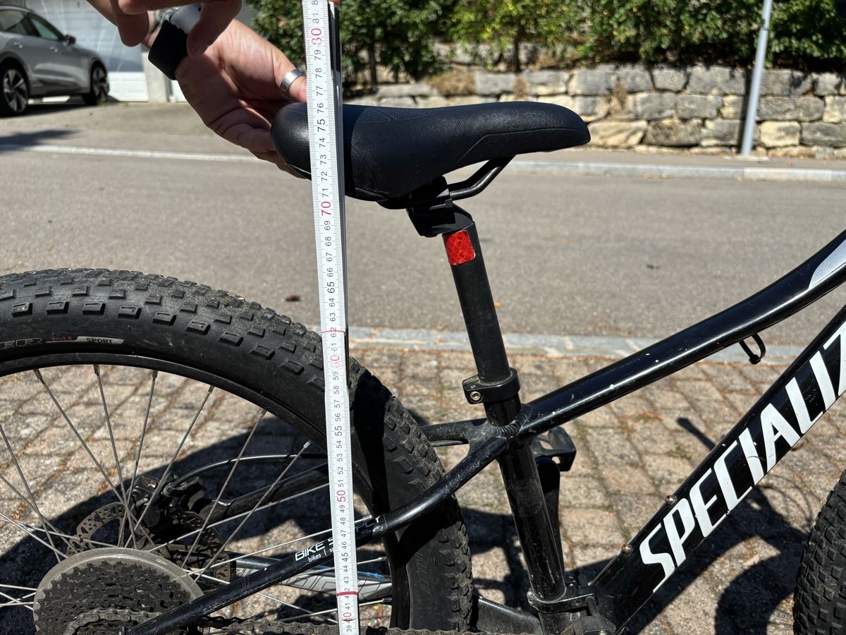 Specialized Vélos: Kinder Mountainbike, stark gebraucht – D'occasion à Magden par HPIA 2