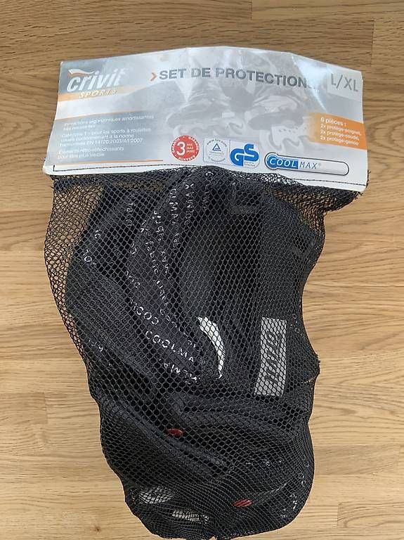 Protezioni & Imbottiture: Crivit Protektoren set 6 teilig L/XL Inline skates – Usato da Davos Dorf venduto da BenoitFichaux
