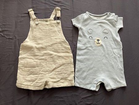 Lot 2 pièces salopette et barboteuse bébé T 3-6 mois