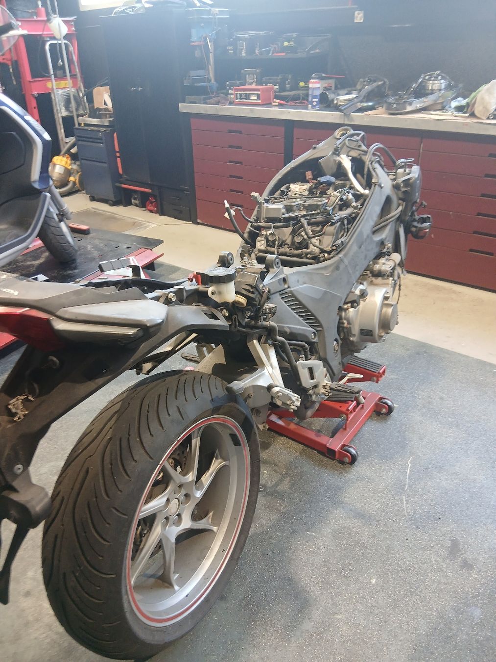 Honda Motori: Honda Vfr 1200cc Dtc  – Usato da Romanel-s-Lausanne venduto da site76 1